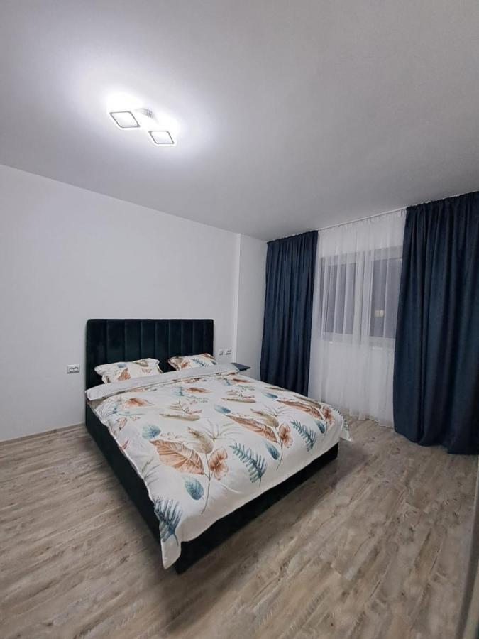 Happy Rental Apartments 2 Craiova Bagian luar foto