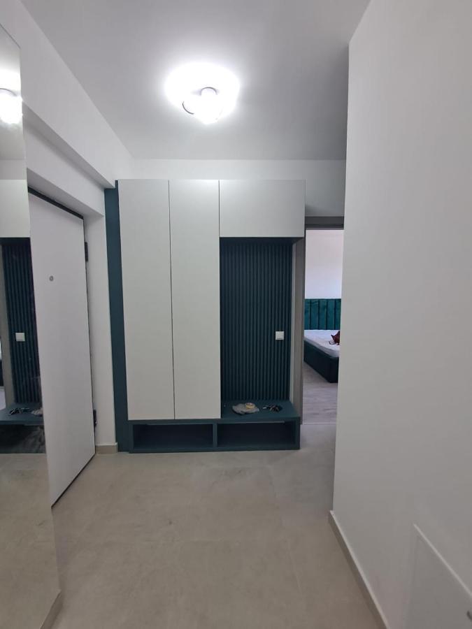 Happy Rental Apartments 2 Craiova Bagian luar foto