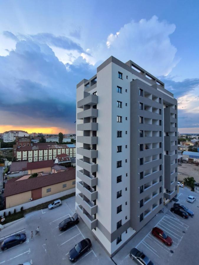 Happy Rental Apartments 2 Craiova Bagian luar foto