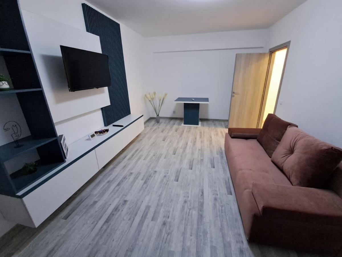 Happy Rental Apartments 2 Craiova Bagian luar foto