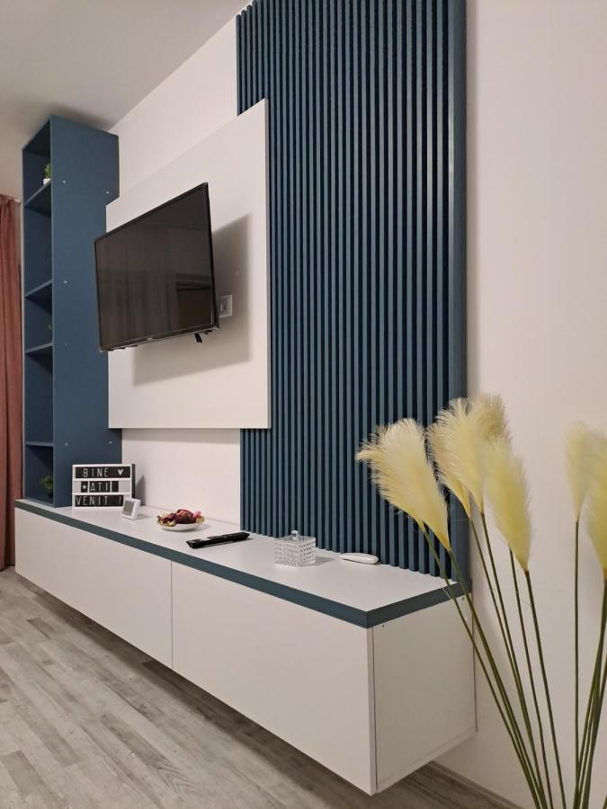 Happy Rental Apartments 2 Craiova Bagian luar foto