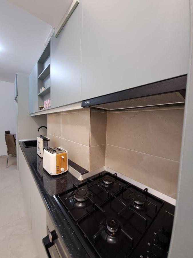 Happy Rental Apartments 2 Craiova Bagian luar foto