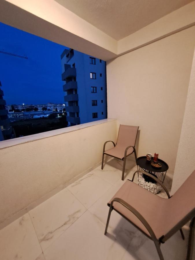 Happy Rental Apartments 2 Craiova Bagian luar foto