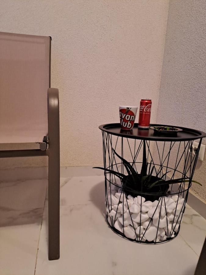 Happy Rental Apartments 2 Craiova Bagian luar foto
